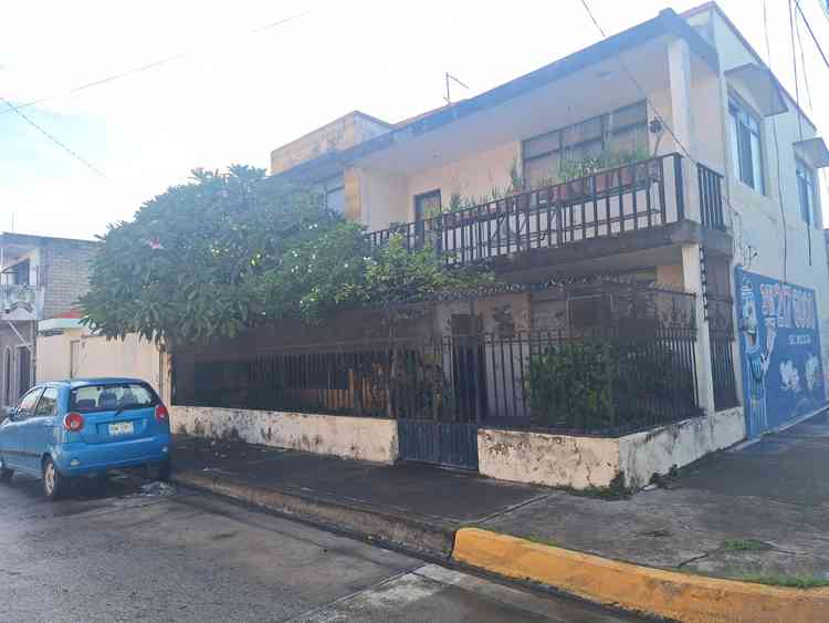 casa en venta calle basilio badillo esq fco i madero magisterial tepic nayarit pJBQWPw